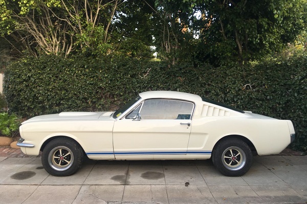 1966 Mustang Fastback V8 manual trans